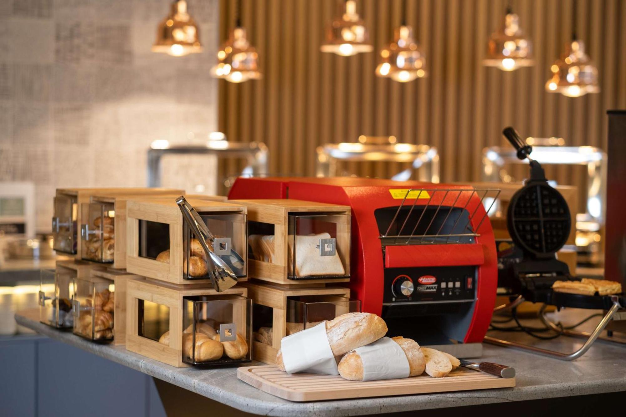 Hampton By Hilton 4*