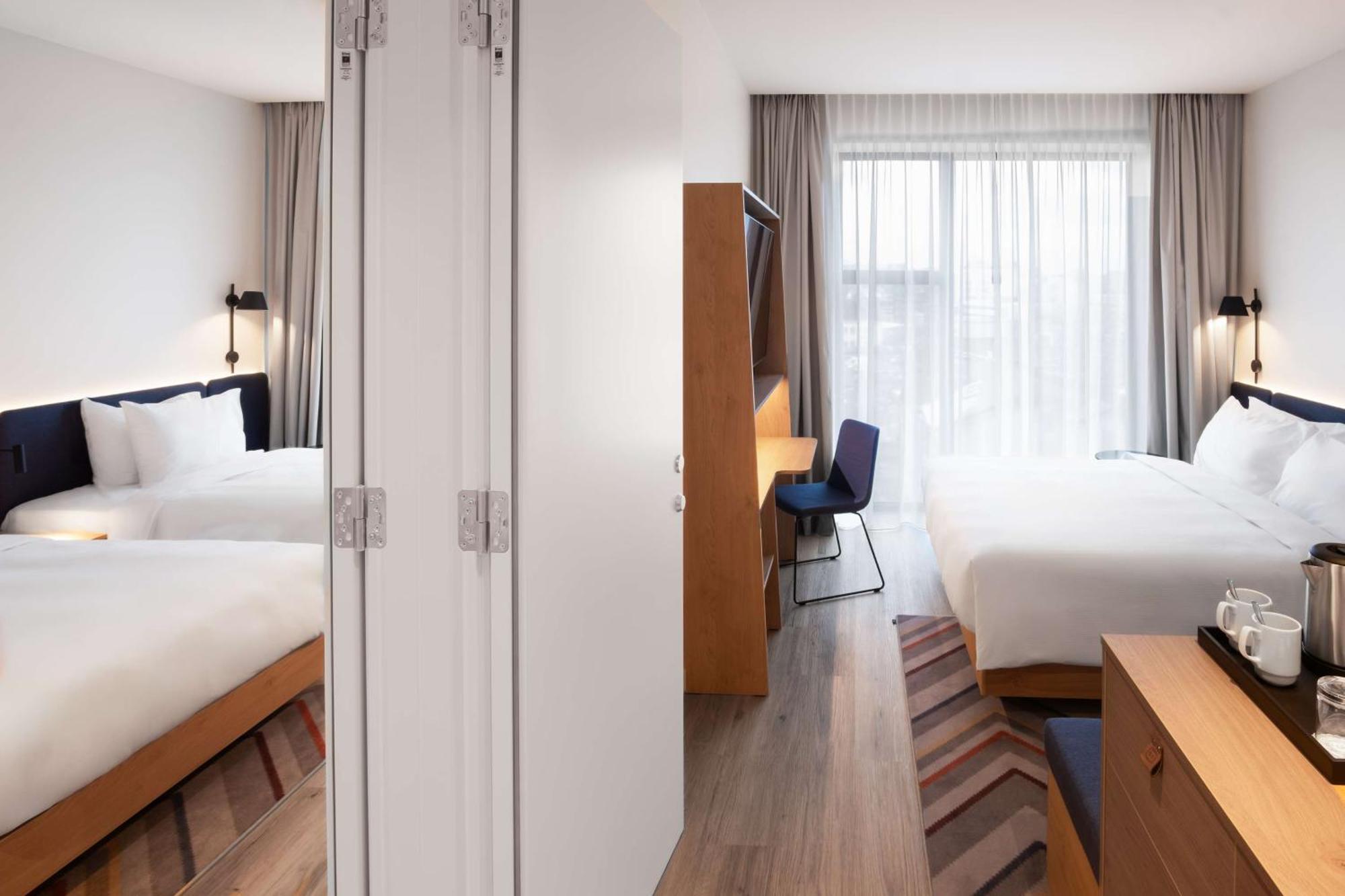 Hampton By Hilton 4*